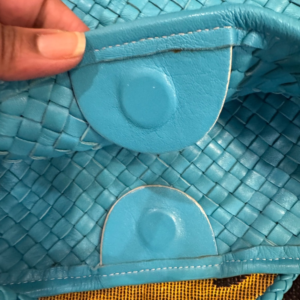 Stylish Blue Woven Leather Shoulder Bag - Picture 4 of 6